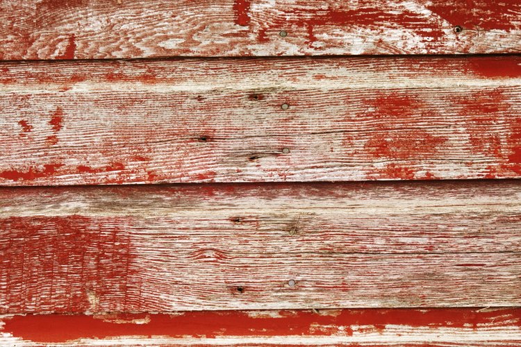 Existen muchas maneras de remover la pintura vieja.