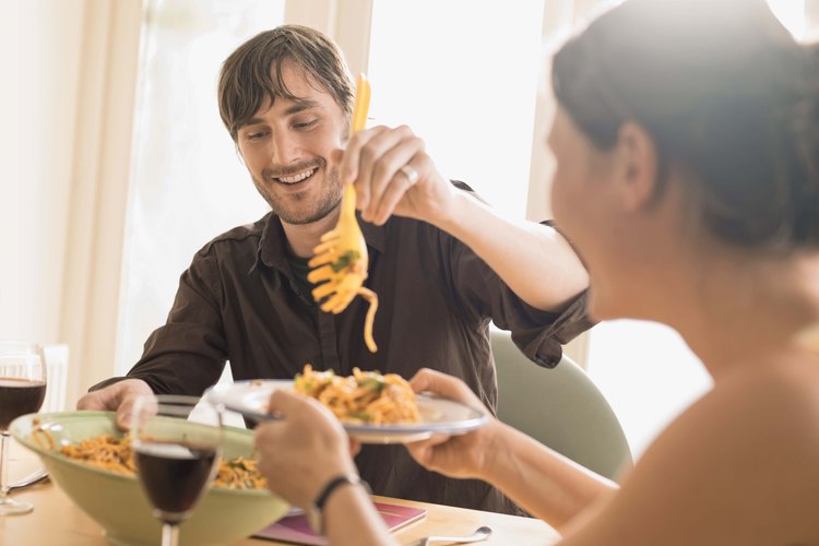 Prueba cenar espaguetis con pollo caseros