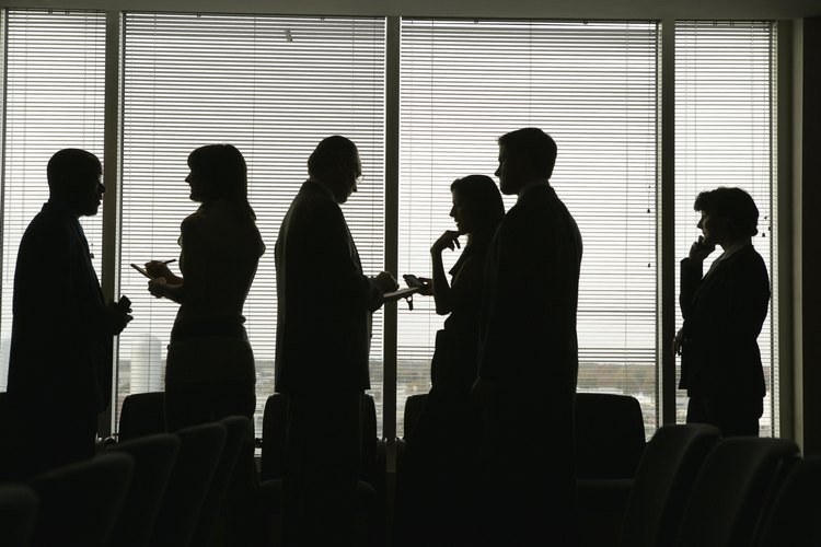 Las agencias de colocación de empleo suelen llevar a cabo una entrevista de trabajo básico con los demandantes de trabajo para aprender más acerca de ellos.