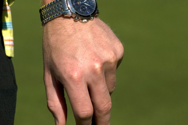 Los relojes kinéticos cargan su batería a través del movimiento.
