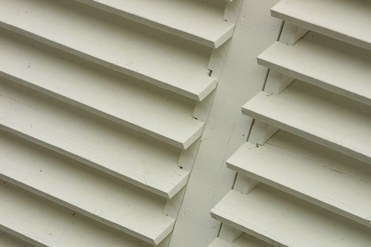 Reemplaza persianas o cortinas para eliminar cuerdas.