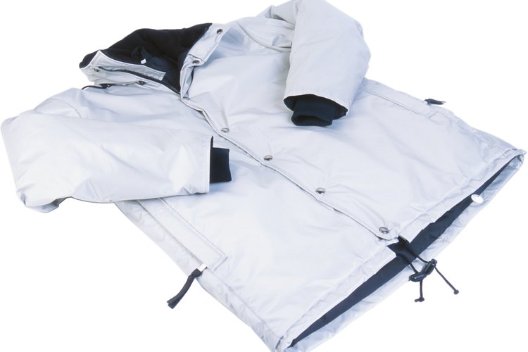 Restaura el acabado de tu chaqueta impermeable.