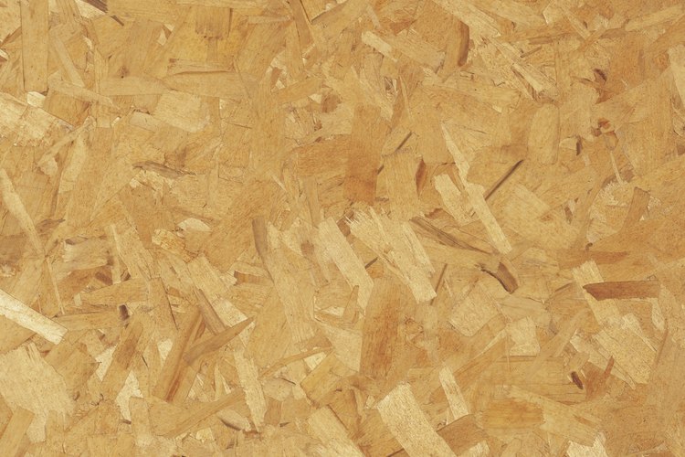 La primera madera prensada comercial fue producida durante la Segunda Guerra Mundial en Alemania.