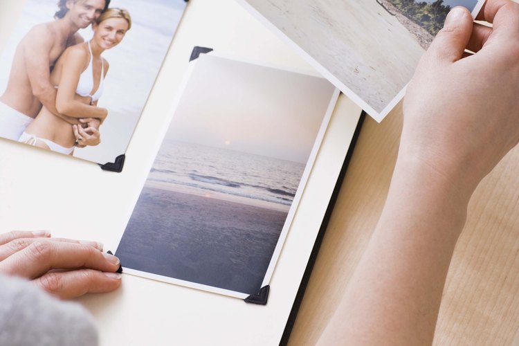 Crea un libro de recuerdos o collage de fotos.
