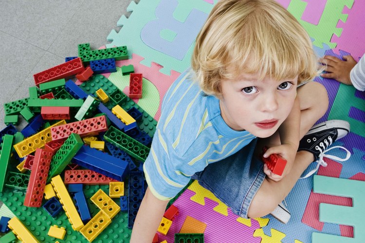 Puede ser difícil para los adultos centrarse en el mundo de hoy en día, mucho menos los preescolares, así que debes tener paciencia con tu niño.
