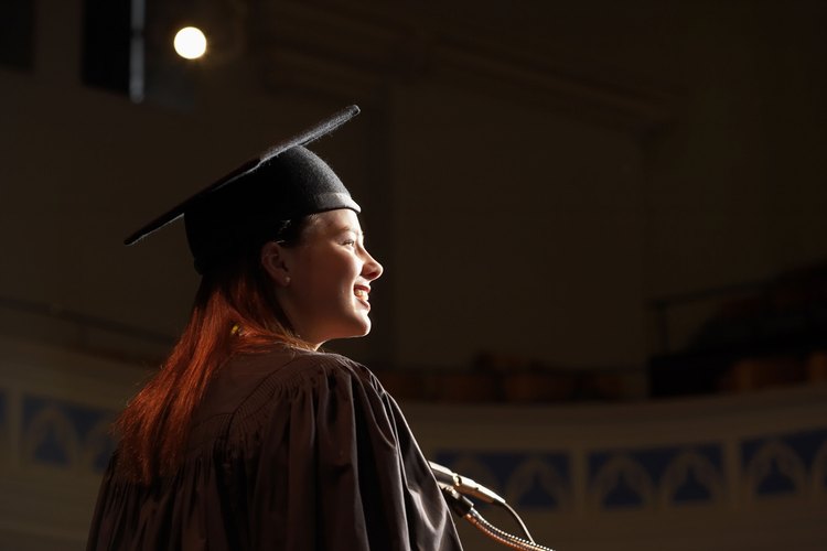 Estudiante en la graduación.