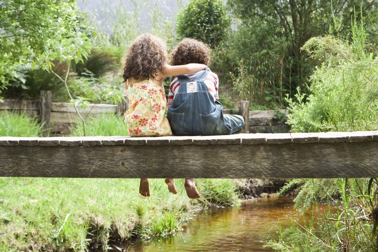 Enseña a tus niños a amar a los demás a través de la amistad.