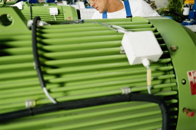 ¿Qué hace un trabajador mecánico de mantenimiento?