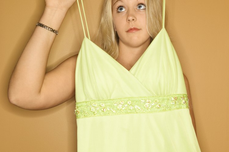 Si no te gusta el color de tu vestido de rayón, puedes teñirlo.