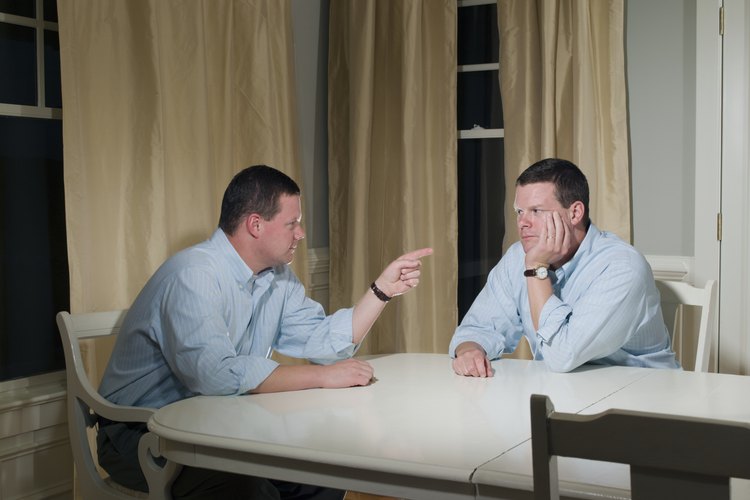 La mayoría de los adultos experimentan conflictos familiares.