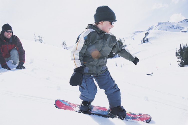 Lleva a tus hijos a hacer sus pininos en Four Lakes Alpine Snowsports.