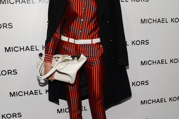 Aprende a detectar un bolso Michael Kors falso.
