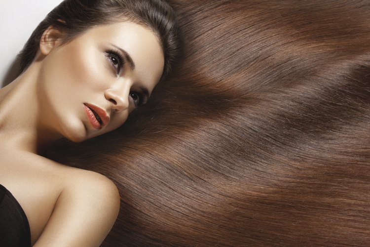 Hay algunas cosas que puedes hacer para que tu cabello luzca más largo en un mes.