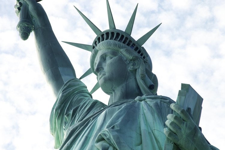 Crea tu propio disfraz de la Estatua de la Libertad.