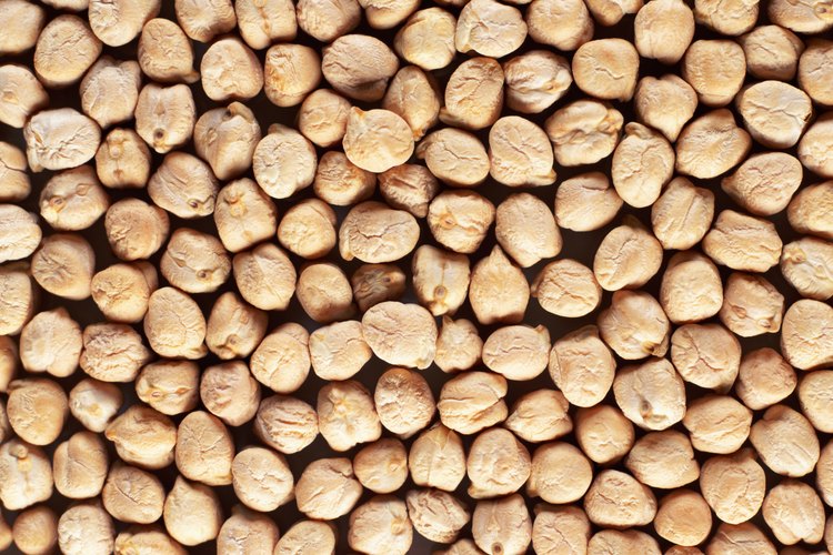 Los garbanzos sirven para hacer humus.