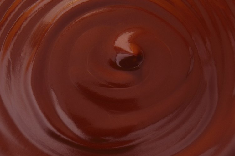 La ganache se espesará a través del batido y la refrigeración.