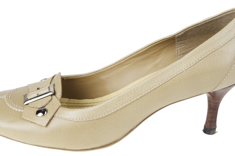 En un zapato de estilo tradicional, el color nude es ideal para el ambiente de trabajo.