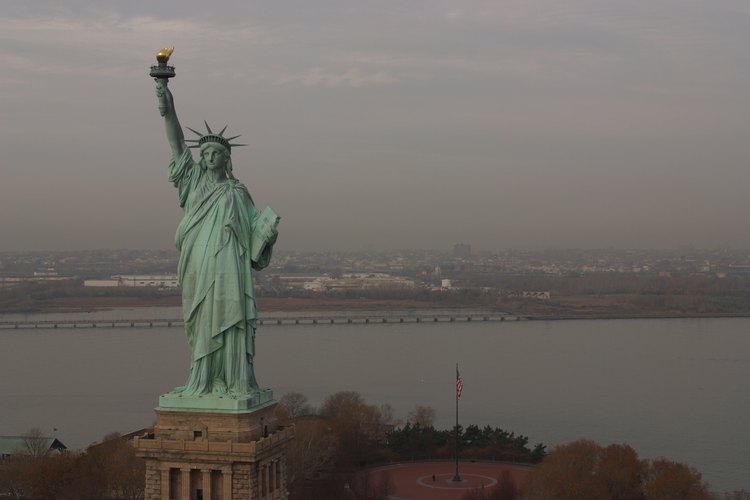 La Estatua de la Libertad ha dado la bienvenida a muchos de los nuevos inmigrantes a New York.