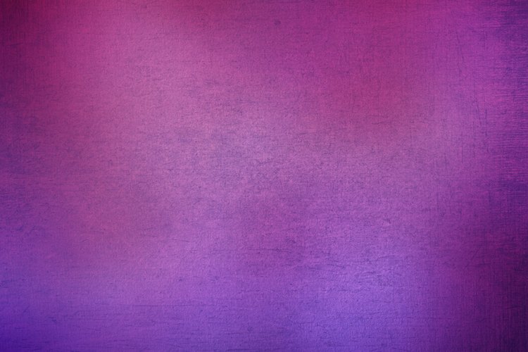 El color púrpura hace referencia a la nobleza y a la riqueza, al igual que a la justicia y soberanía.
