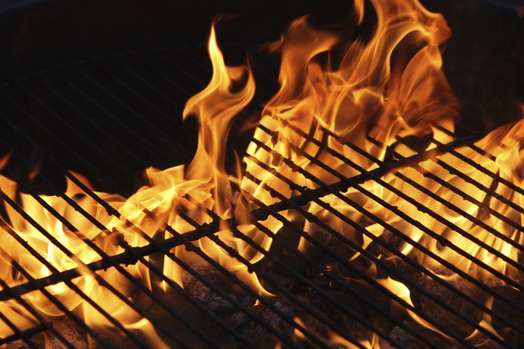 Mucho antes de que se inventarán el gas y la electricidad, las personas dependían del fuego para tener luz y calor.