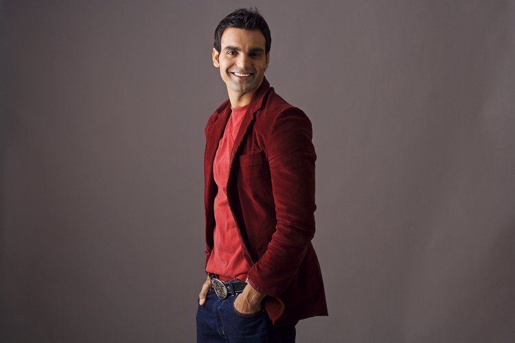 Usar un blazer con un pantalón puede darte más libertad de expresar tu estilo personal que un traje.