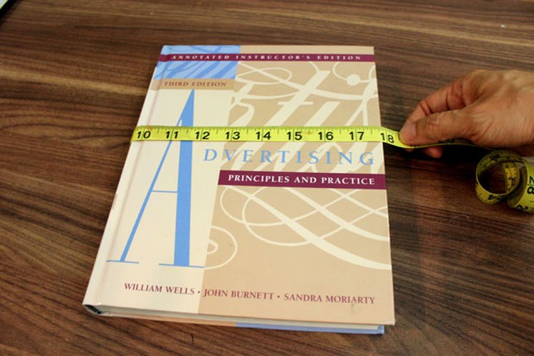 Mide las dimensiones del libro.