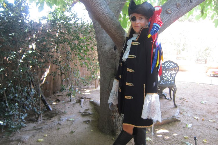 La dama es toda una pirata.