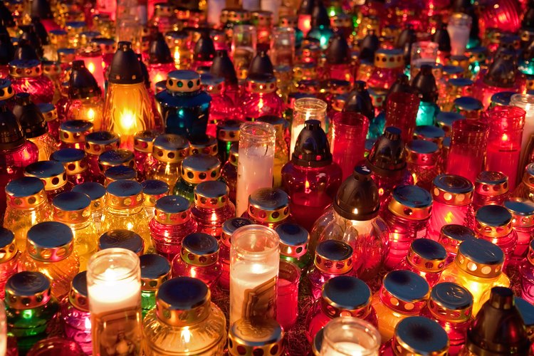 Aunque muchas personas en México también celebran el Halloween, la fiesta más importante y tradicional para la sociedad es el Día de los Muertos.