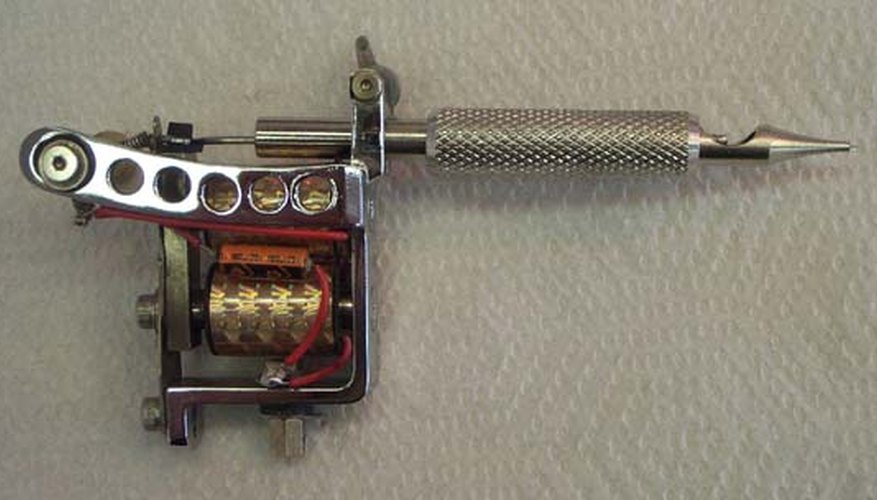 An assembled tatto gun with the proper setting.
