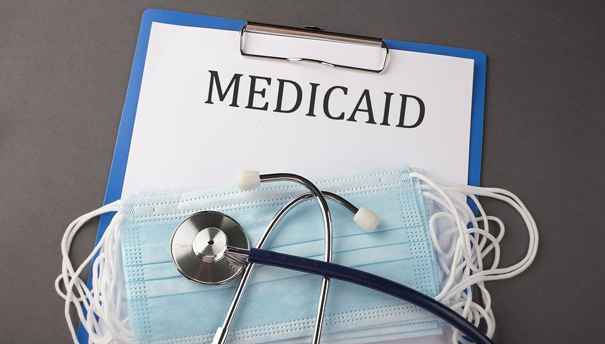 Consulta el estado de tu solicitud de Medicaid en su oficina estatal.