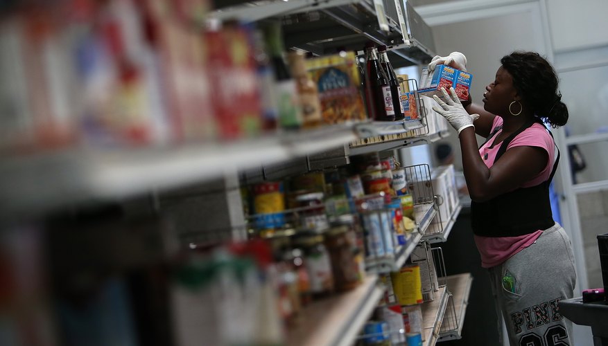 El programa de cupones para alimentos ayuda a las familias de bajos ingresos a comprar comida. Para ser elegible, es necesario presentar tu información financiera.