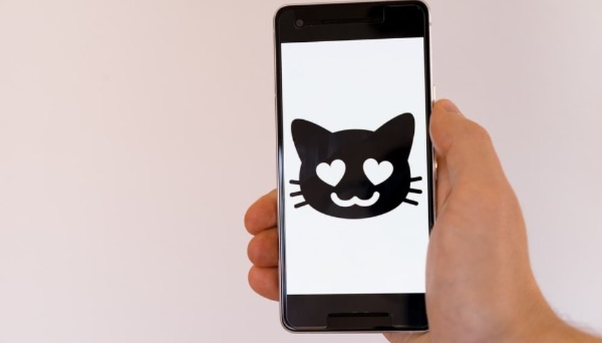 Person holding black iphone 7.jpg