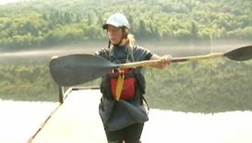 How to Hold a Kayak Paddle