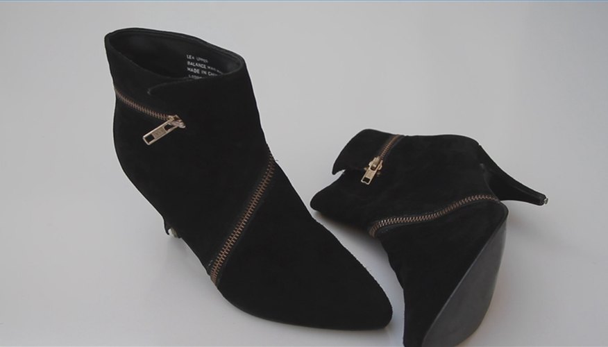 How to Wear Ankle Boots With Skinny Jeans
