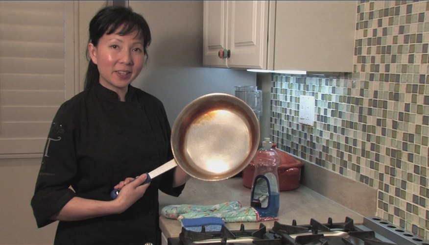 How to Clean Baked-on Grease in Pan