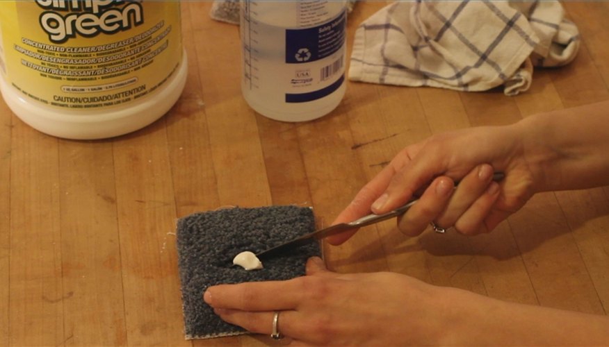 How to Remove Toothpaste Stains from a Carpet