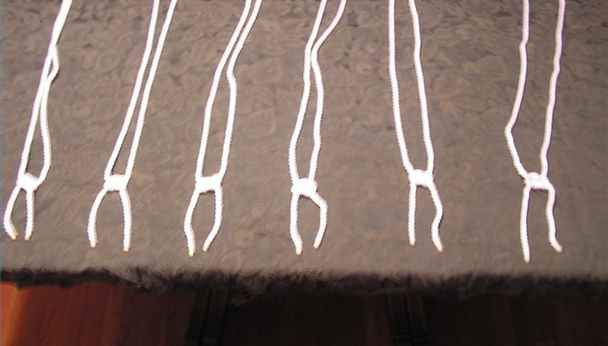 First row of knots completed