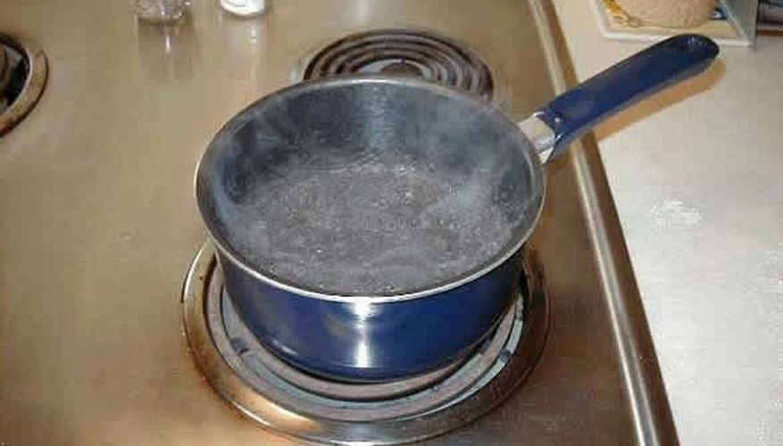 Пойти кипеть. Кастрюля с водой дома. Кипящая вода в кастрюле фото. Water boiling in Pan. BNWO boiling Water.