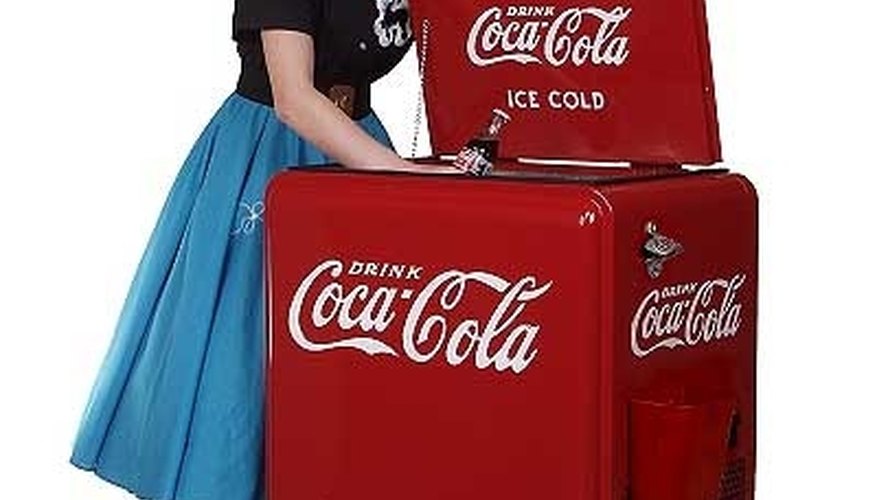 Top-lidded machines were often found in coffee shops and gas stations