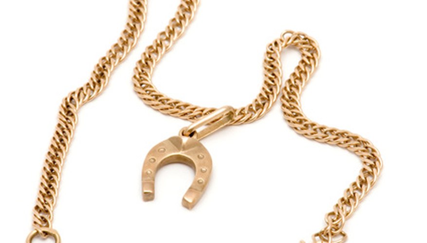 Horseshoe pendants and rings are highly prized by superstitious gamblers.