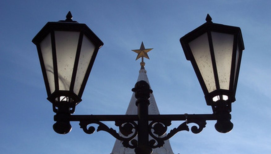 Street lanterns used isinglass windows.