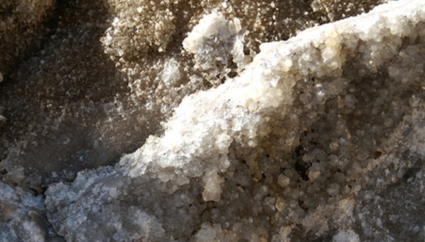 El yeso ayuda a los suelos con poco drenaje.