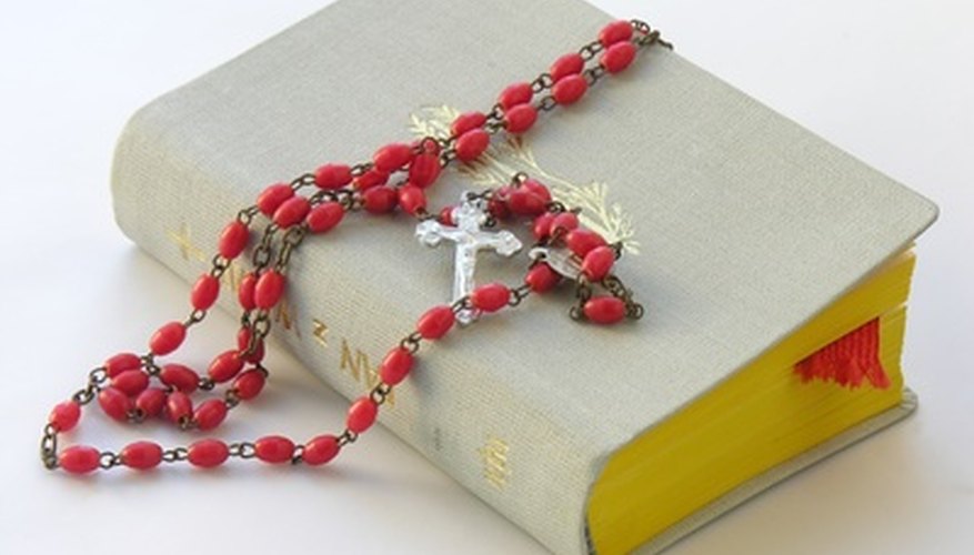 A rosary retreat lets participants focus on Mary and pray for her intercession.