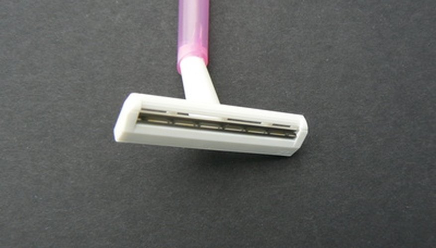 Taking apart razors makes it possible to recycle the plastic.