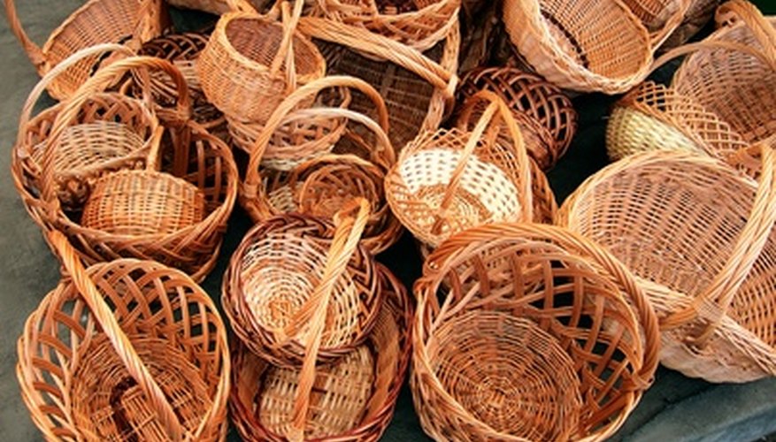 Large Woven Basket With Lid and Linen Bag Insert | Chairish