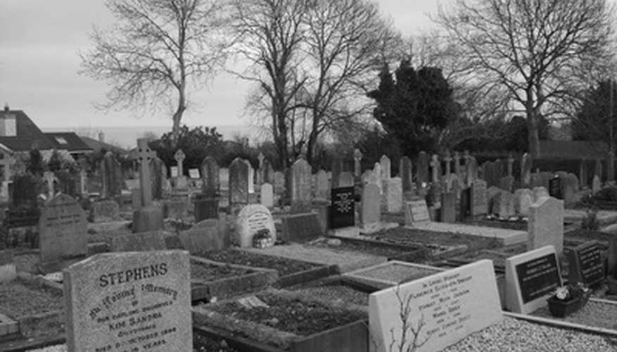 Putnam County, Ohio is full of spooky old graveyards and other haunted places.