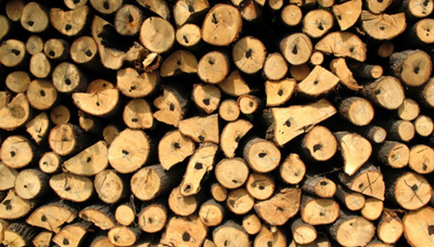 Calculating the log splitter tonnage can help you determine how best to process your firewood each winter.