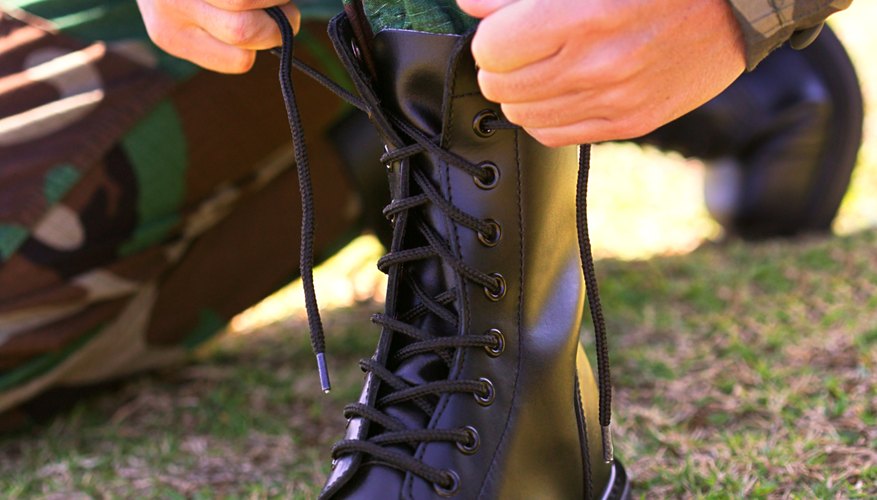 canadian forces boot lacing