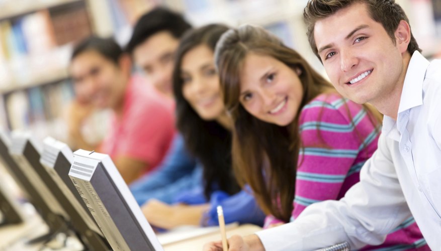 Group of students working in computer lab.