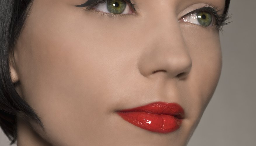Get a beautifully winged eye, no fuss required.
